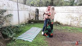 Sortudo fudendo duas loiras gostosas