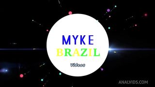 Fui ao motel encontrar com a morena gostosa Alessandra Marques e rolou aquela putaria top