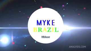 Fui ao motel encontrar com a morena gostosa Alessandra Marques e rolou aquela putaria top