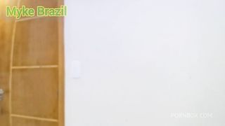 No quarto no motel com a Marcella Schultz ela senta muito gostoso nao aguentei e gozei na boca dela