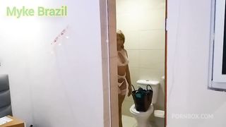 No quarto no motel com a Marcella Schultz ela senta muito gostoso nao aguentei e gozei na boca dela