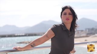 LES PLAISIRS DE LAURY SONT TOUS REALISES...