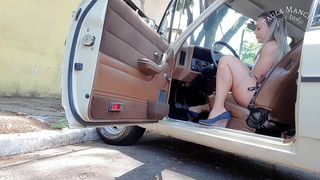 SEXY LADY REVVING-ENGINE