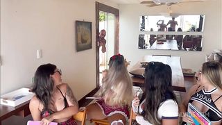 O PROFESSOR SAFADO PREPAROU UM PRESENTE PRAS ALUNAS NO INTERVALO ORGIA TRANS