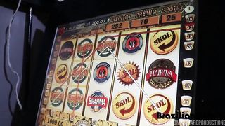 Morena dando o cu pro negao