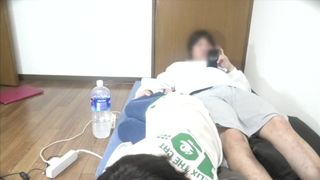 同棲中の大◯生彼女と寝る前にツムツムして遊んだりゴロゴロ漫画読んだりダラダラ過ごしていたら彼女が僕の股間に乗ってきて、、