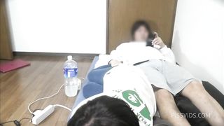 同棲中の大◯生彼女と寝る前にツムツムして遊んだりゴロゴロ漫画読んだりダラダラ過ごしていたら彼女が僕の股間に乗ってきて、、