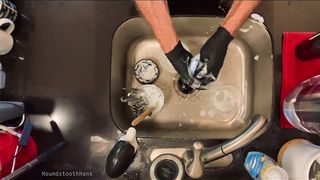 HOUSEHUSBAND HANDS: NITRILE GLOVES : WASHING BOWLS