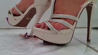 CRUSHING BUBBLE GUM HIGH HEELS