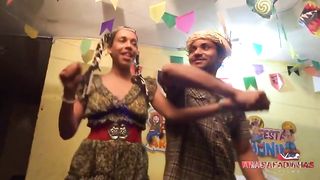 Puta dando o cu pro Max Maranhao na festa junina