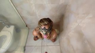 ORINES EN MI BOCA - TRAGANDO PIS - SOY UNA PERRITA TRAGANDO LOS ORINES DE MI AMO