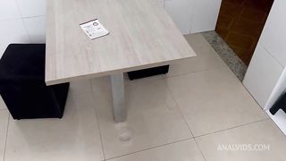 Gozei com ele enfiando o pau na minha garganta