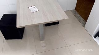 Gozei com ele enfiando o pau na minha garganta