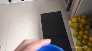 Gozei com ele enfiando o pau na minha garganta
