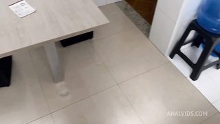 Gozei com ele enfiando o pau na minha garganta