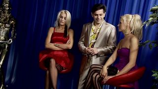 NO WAY ONE GUY CAN HANDLE SIX HORNY BROADS, SO THEY TAKE MATTERS INTO THEIR OWN HANDS 4K