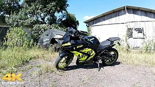 A LAVADORA DE CARROS TOPOU ME DAR A SUA ENORME BUNDA