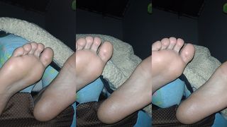 PLAYING AT NIGHT WITH YOUR FEET