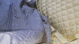 BAJO LAS SABANAS CON MI HERMANASTRA