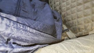 BAJO LAS SABANAS CON MI HERMANASTRA