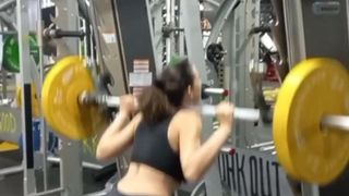 TILDZO TURNS THE GYM INTO A SEDUCTION