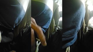 PEGUEI O ONIBUS PARA TRABALHAR DE MANHA E O CARA FOI ROSANO O PAU NO MEU BRACO.