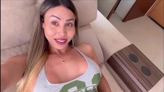 SOZINHA - CHEIA DE AMOR E TESAO PARA DAR