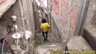 Peguei a mae peituda do meu amigo antes do futebol