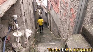 Peguei a mae peituda do meu amigo antes do futebol