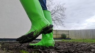 MUDDY WELLIES