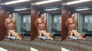 NOVINHA QUER SEXO DIA TODO