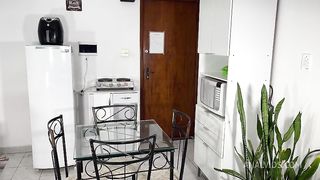 namorado me comendo na mesa de jantar