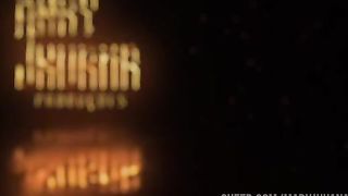 Bbw escondida no banheiro mostra seu plug no cuzinho - Mary Jhuana