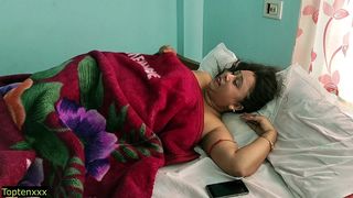 INDIAN RICH HOUSEWIFE FUCKING WITH DELIVERY BOY! HUSBAND DON T KNOW!