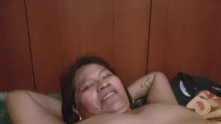 TENGO SEXO CON MI SUEGRA CADA VEZ QUE NOS VEMOS, ES TODA UNA PUTA
