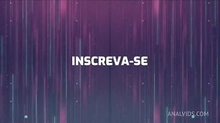 Ele nem esperou tirar meu short jeans