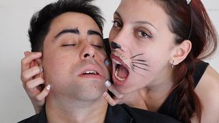 HUNGRY KITTY! FACE LICKING FETISH