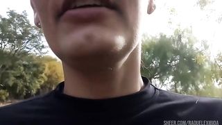 Putinha fez um boquete de graca em mim no meio da rua ,nao pude resistir e depois me ferrei porque minha esposa descobriu por causa deste video que deixei ela gravar