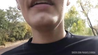 Putinha fez um boquete de graca em mim no meio da rua ,nao pude resistir e depois me ferrei porque minha esposa descobriu por causa deste video que deixei ela gravar