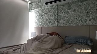 ED JUNIOR ACORDANDO E FODENDO UMA GAUCHA NO PELO