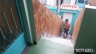 Fui cobrar uma divida ao meu amigo e a esposa dele pagou com o cuzinho