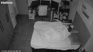 SEXO ENCENADO NO QUINTAL COM “CAMERA ESCONDIDA” PEGANDO TUDINHO