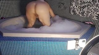 VIVI GUEDEZ GOES TO THE MOTEL TO HAVE A GOOD FUCK.