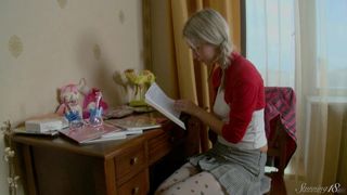 TEEN BLONDE ELANNA W STUFFS HER ASS WITH A DILDO!