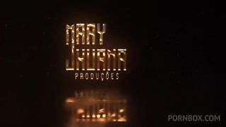 Pedi para meu namorado filmar eu brincando com meu cuzinho ele nao aguentou e fudeu minha buceta - Mary Jhuana