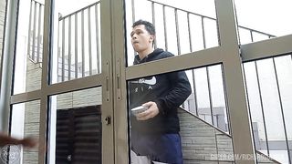 Eu fui pedir acucar, e levei um cha de buceta da vizinha gostosa Bruna Black
