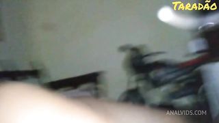 Safada pedindo porra no rabo e leite na boca