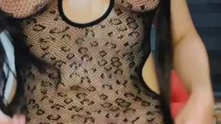 JOVEN MILF MEXICANA EN BABY DOLL SE QUITA TODA LA ROPA Y MUESTRA TODO SU ANO Y VAGINA ABIERTOS ANTE LA CAMARA