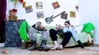 Kim Equinoxx : Double penetration as a christmas present