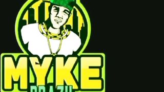 Diarista estava fasendo almoco mais quando eu vir ela na conzinha eu nao resestir e peguei ela e comir ela na conzinha e na sala completo no. RED